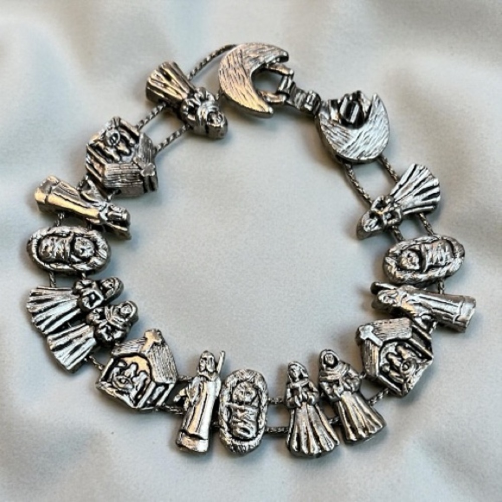 TOFA NATIVITY SCENE SLIDE CHARM SILVER TONE FASHION BRACELET NEW IN  PACKAGE